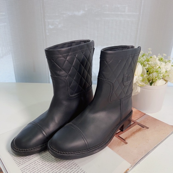 New Chanel boots size38 - Picture 2 of 4